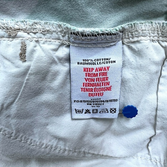 MINI BODEN | SKULL & CROSSBONES COTTON ADVENTURE SHORTS SOFT GREEN | 6Y - Picture 11 of 12